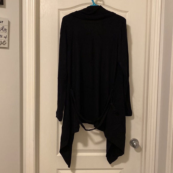 Black long sleeve knit cardigan - Picture 2 of 4
